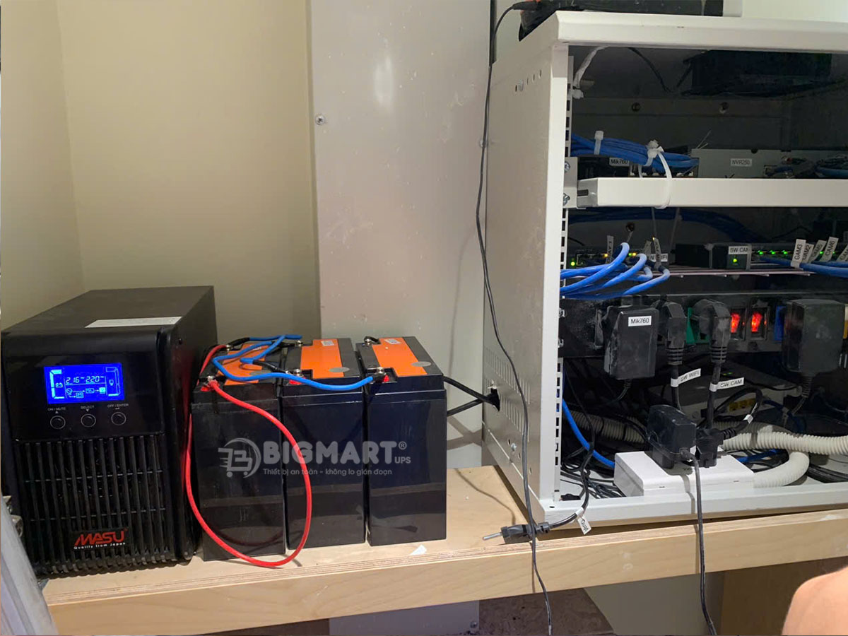 Lắp đặt bộ lưu điện 3kVA, ắc quy 30Ah cho trung tâm Xét nghiệm tại TpHCM